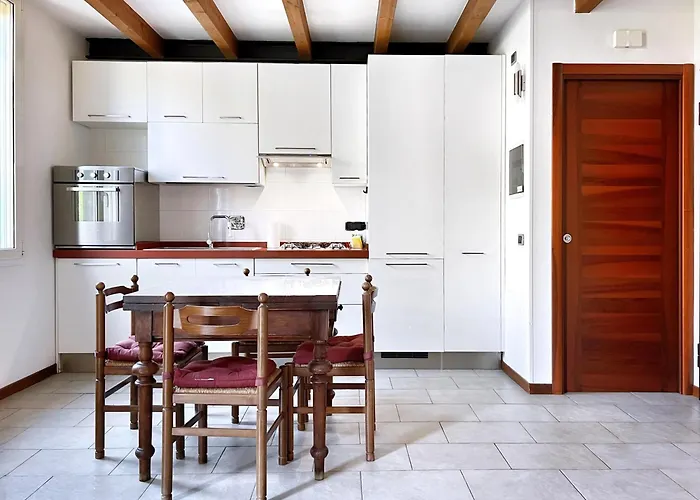 Ur-nest Giuseppe Ceneri شقة *