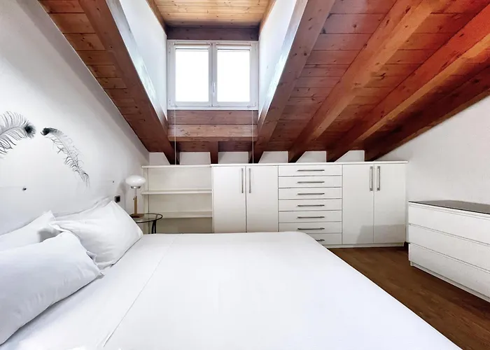 Ur-nest Giuseppe Ceneri * بولونيا